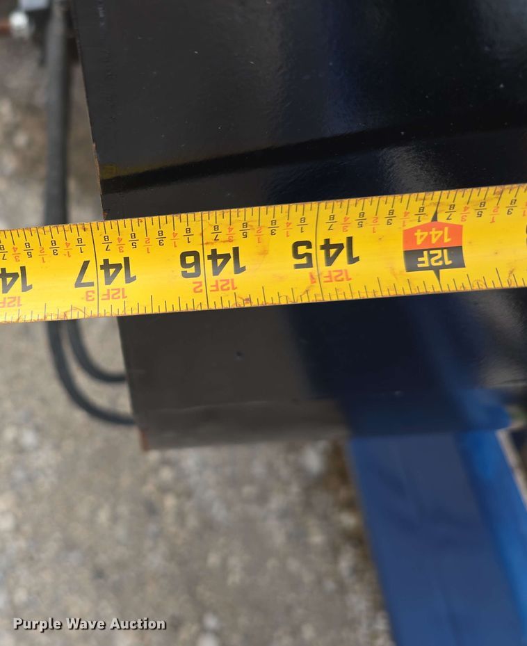 image for item DT6830 2022 Walkabout Mother Bins WMB 4000+ Eastern Grey grain cart