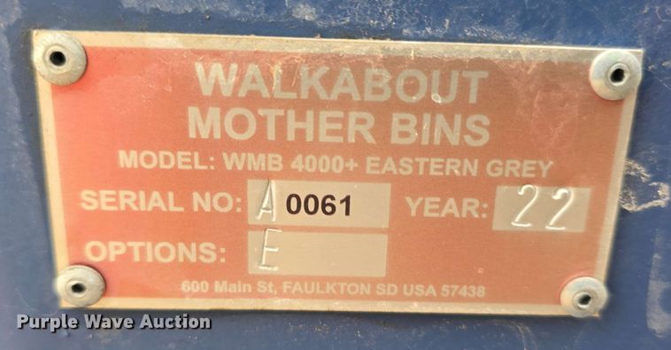 image for item DT6830 2022 Walkabout Mother Bins WMB 4000+ Eastern Grey grain cart