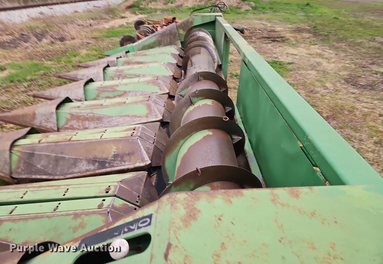 image for item DT7702 John Deere 853A all-crop head