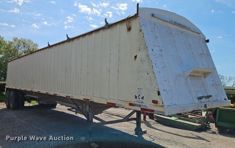 image for item DT7746 2007 Whit 40207 grain trailer
