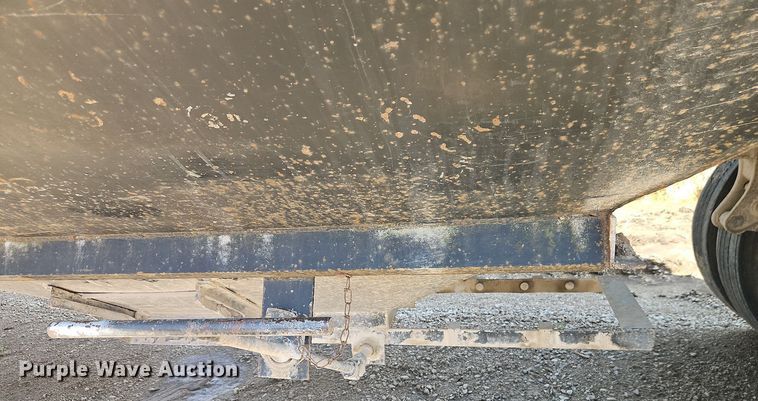 image for item DT7746 2007 Whit 40207 grain trailer