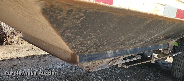 image for item DT7746 2007 Whit 40207 grain trailer