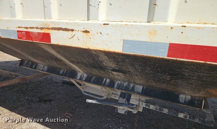 image for item DT7746 2007 Whit 40207 grain trailer