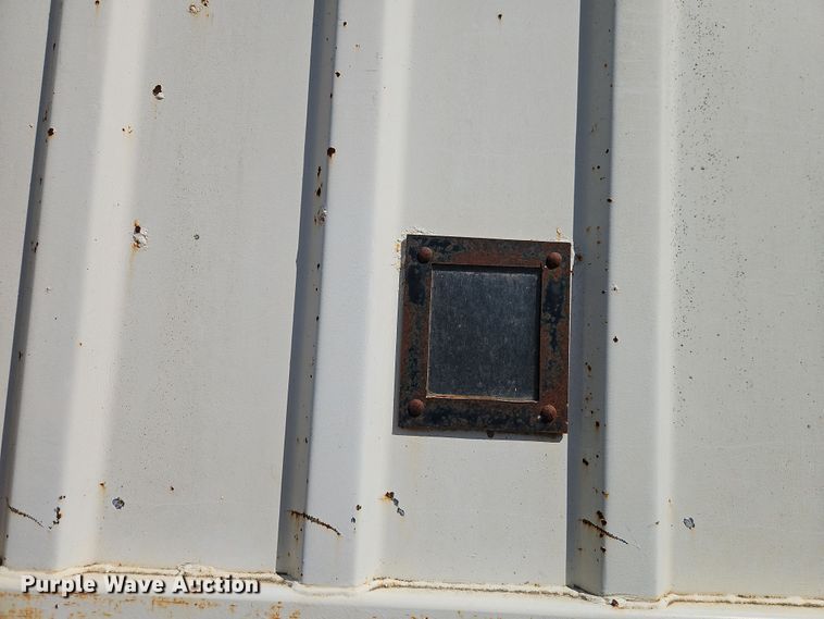 image for item DT7746 2007 Whit 40207 grain trailer