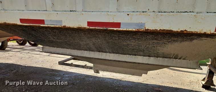 image for item DT7746 2007 Whit 40207 grain trailer