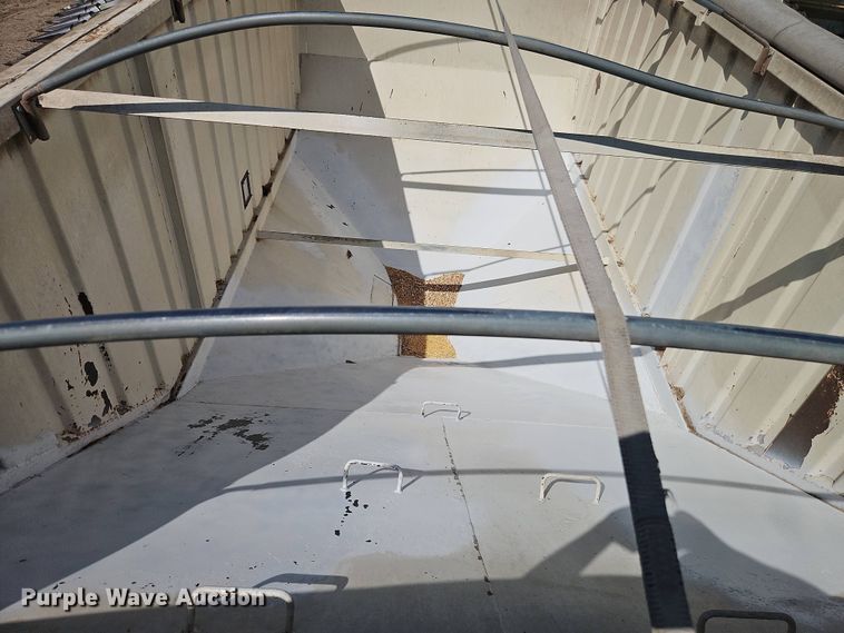 image for item DT7746 2007 Whit 40207 grain trailer