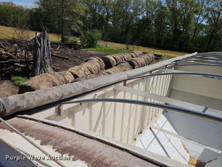 image for item DT7746 2007 Whit 40207 grain trailer