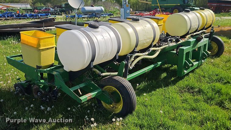 image for item DT7747 John Deere planter