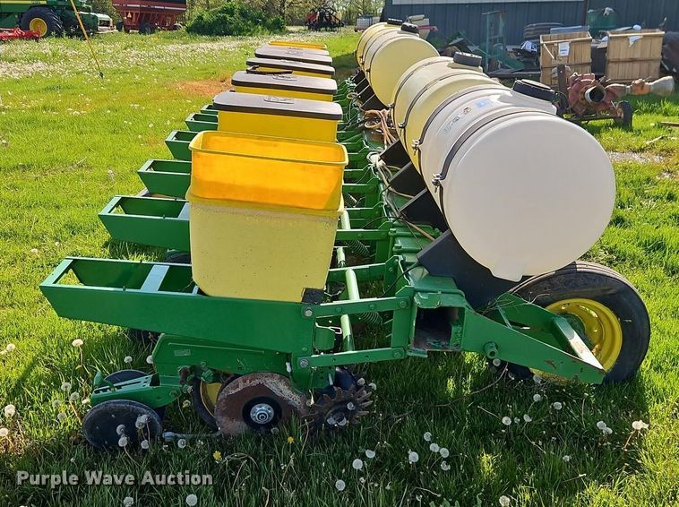 image for item DT7747 John Deere planter