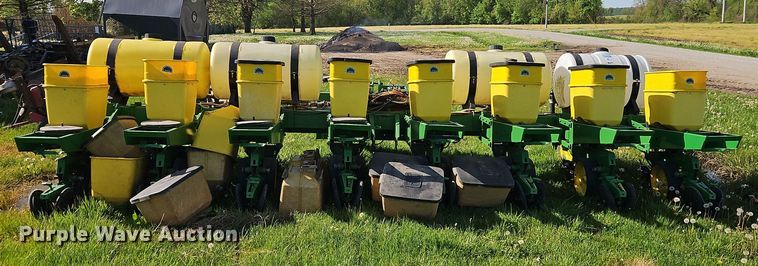 image for item DT7747 John Deere planter