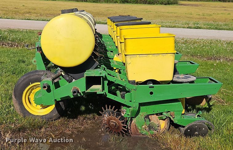 image for item DT7747 John Deere planter