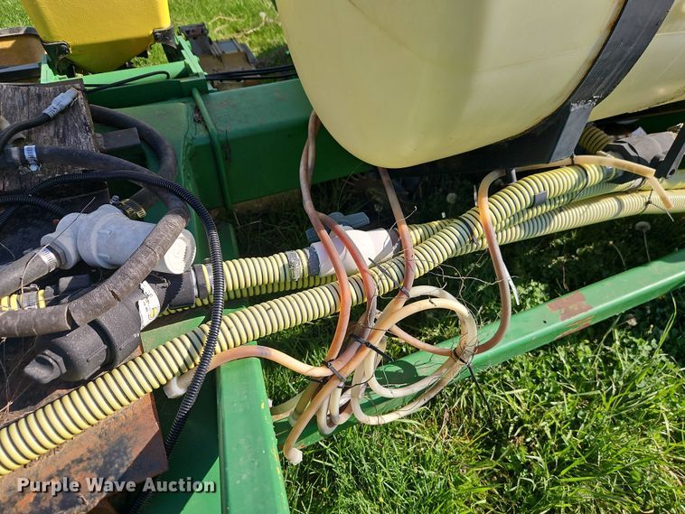 image for item DT7747 John Deere planter