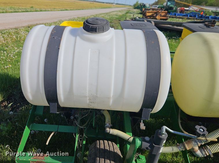 image for item DT7747 John Deere planter