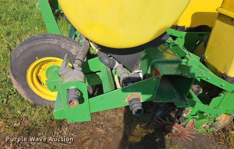 image for item DT7747 John Deere planter