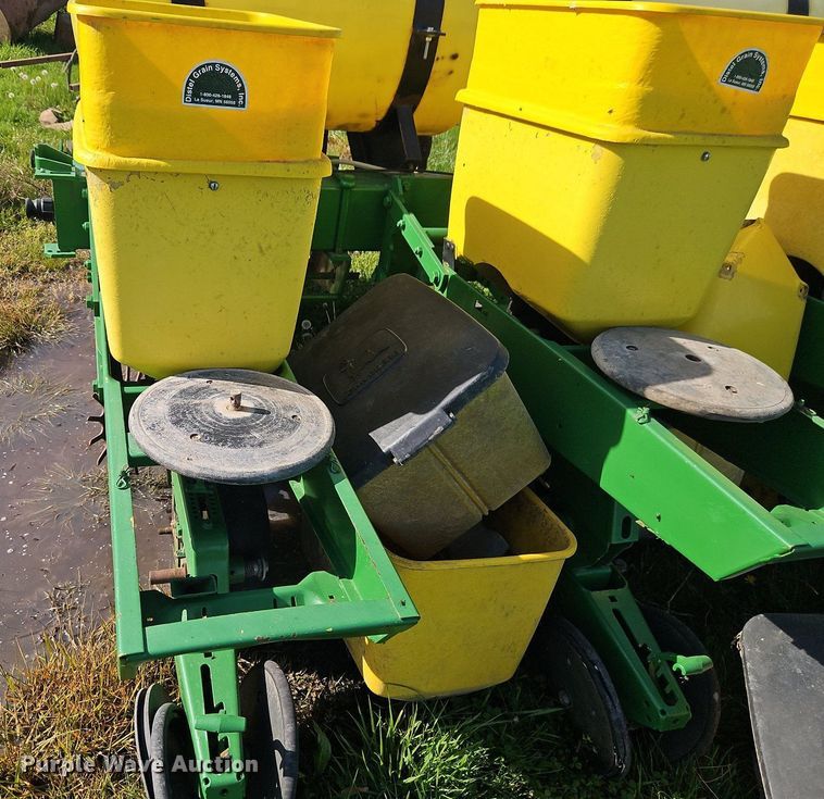 image for item DT7747 John Deere planter