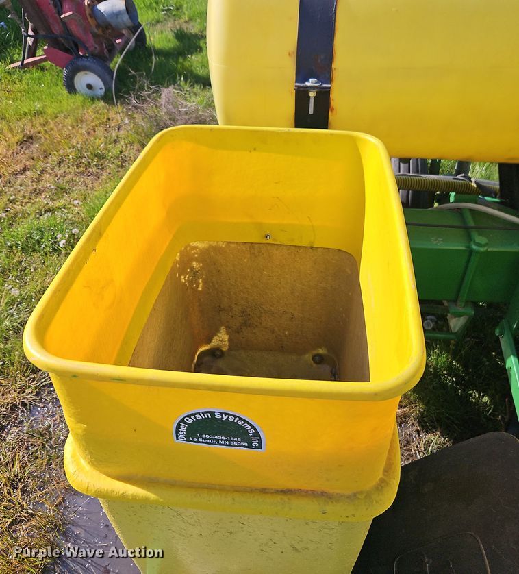 image for item DT7747 John Deere planter