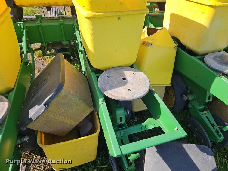 image for item DT7747 John Deere planter