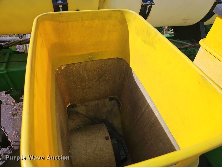 image for item DT7747 John Deere planter