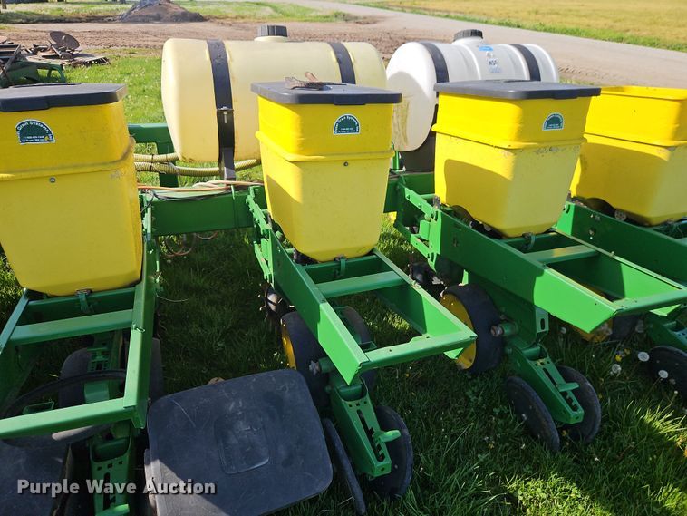 image for item DT7747 John Deere planter