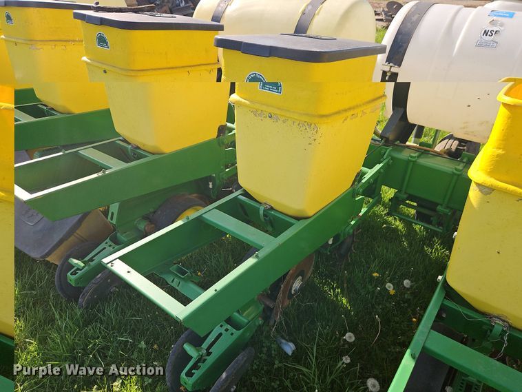 image for item DT7747 John Deere planter
