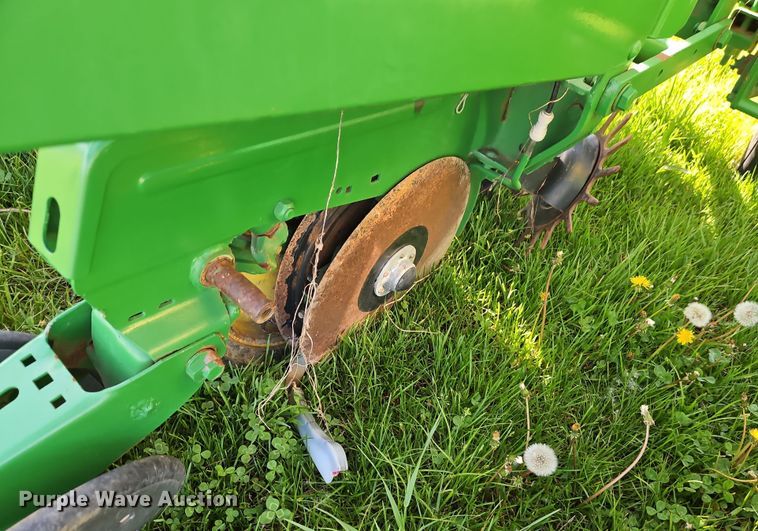 image for item DT7747 John Deere planter