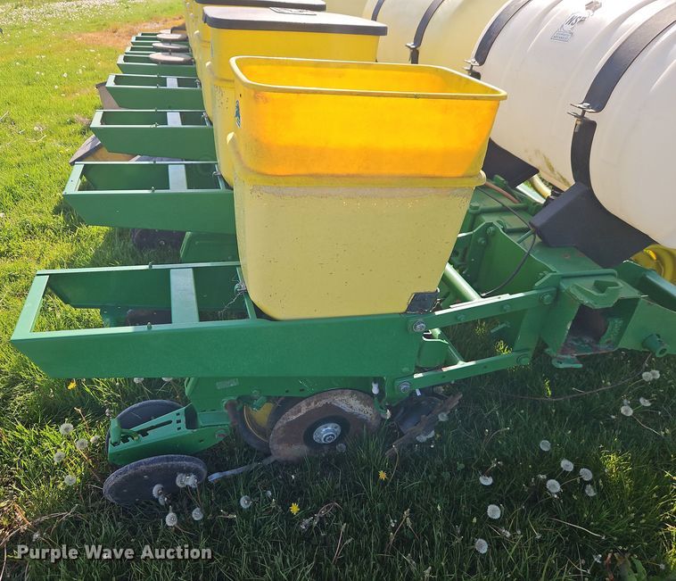 image for item DT7747 John Deere planter
