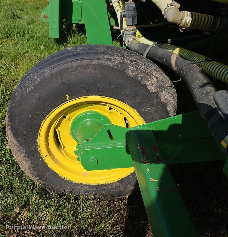 image for item DT7747 John Deere planter