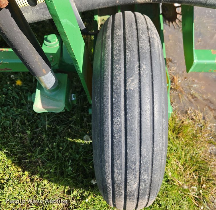 image for item DT7747 John Deere planter
