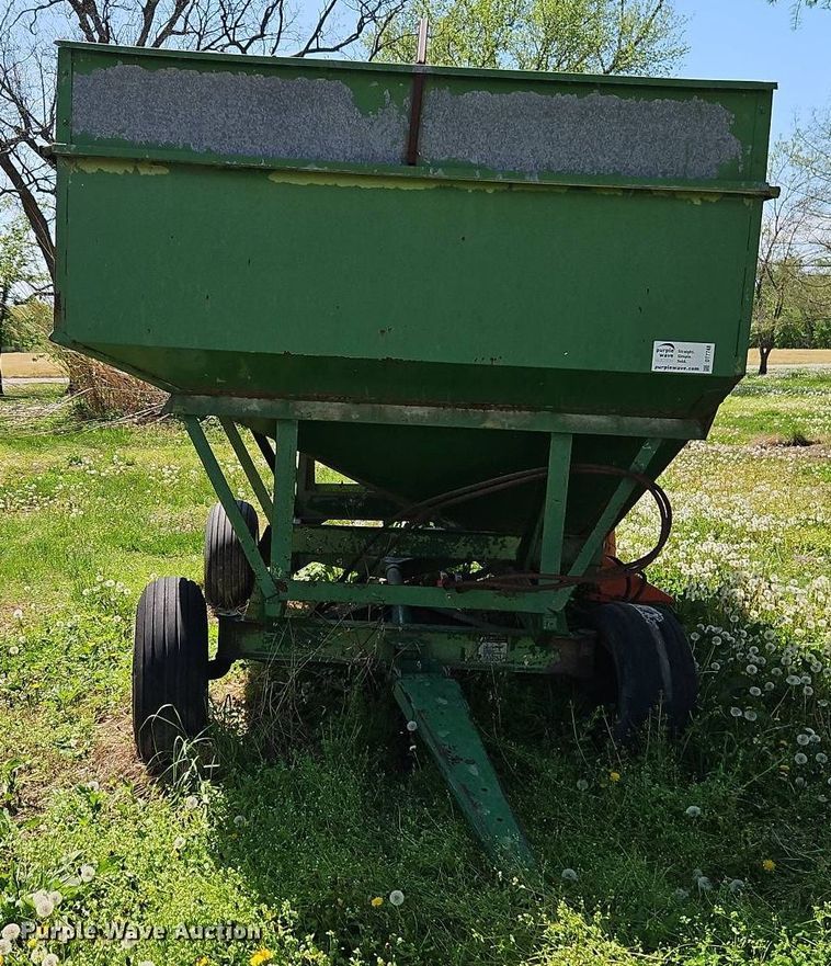 image for item DT7748 Parker J2500 gravity wagon