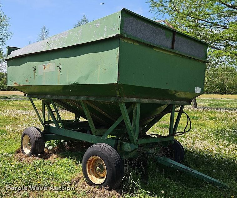 image for item DT7748 Parker J2500 gravity wagon