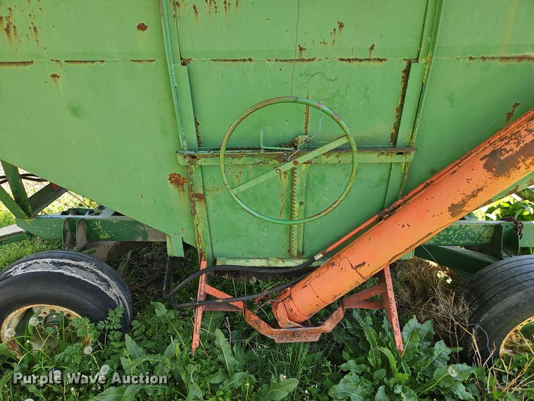 image for item DT7748 Parker J2500 gravity wagon