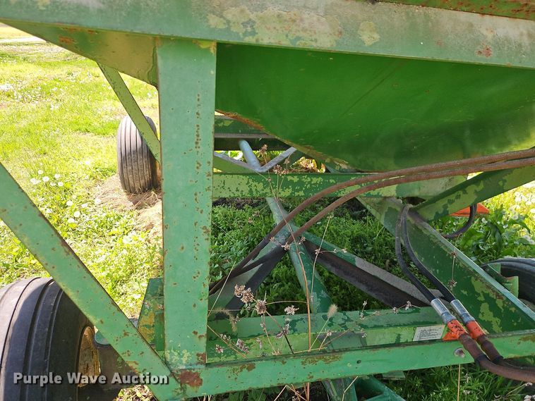 image for item DT7748 Parker J2500 gravity wagon