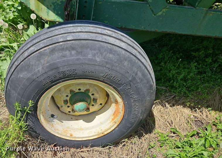 image for item DT7748 Parker J2500 gravity wagon