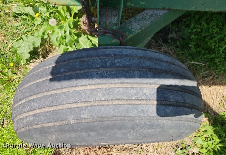 image for item DT7748 Parker J2500 gravity wagon