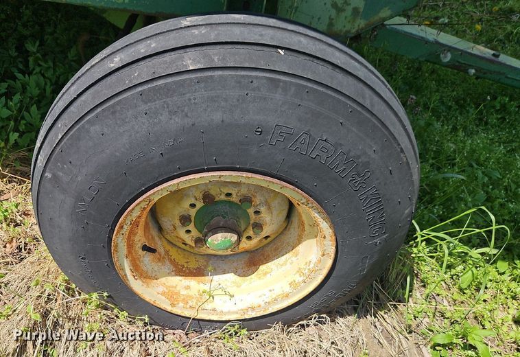 image for item DT7748 Parker J2500 gravity wagon