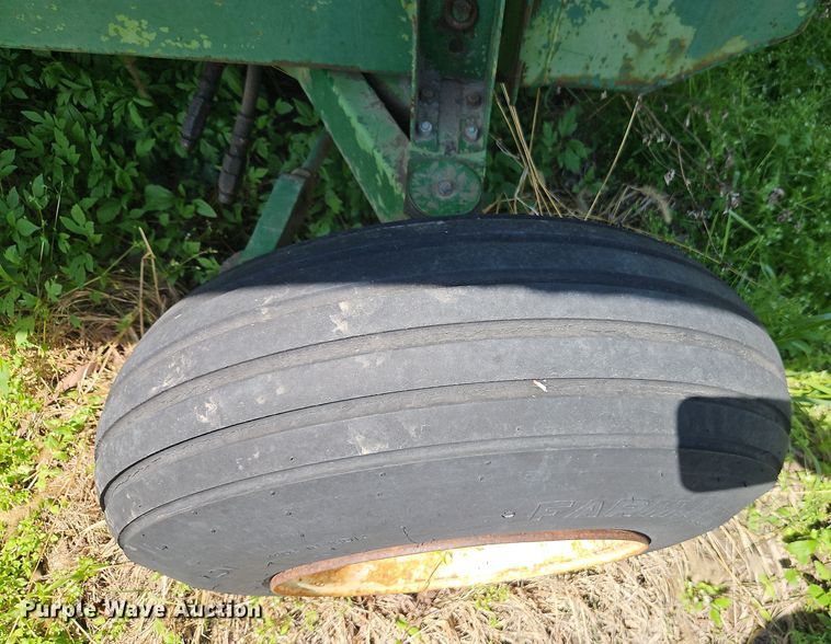 image for item DT7748 Parker J2500 gravity wagon