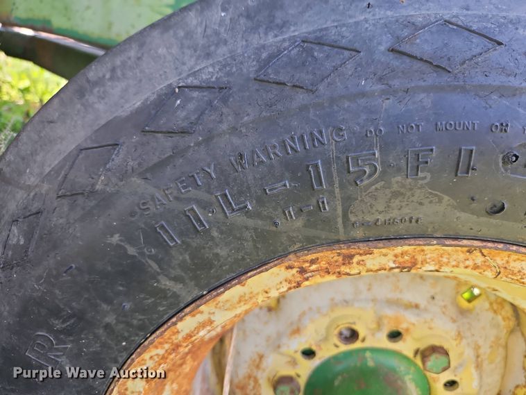 image for item DT7748 Parker J2500 gravity wagon