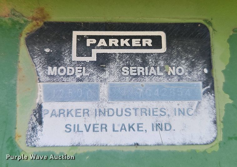 image for item DT7748 Parker J2500 gravity wagon