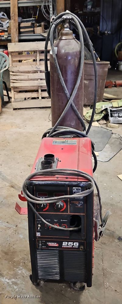 image for item DT7749 Lincoln Power Mig 256 welder