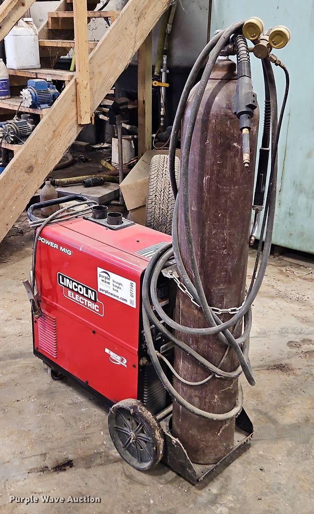 image for item DT7749 Lincoln Power Mig 256 welder