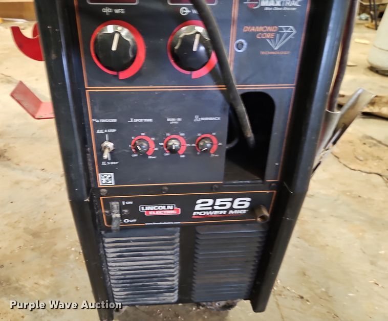 image for item DT7749 Lincoln Power Mig 256 welder