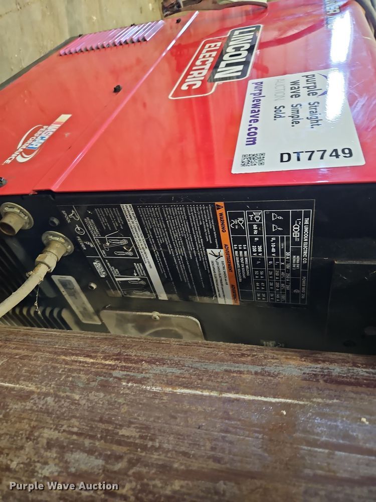 image for item DT7749 Lincoln Power Mig 256 welder