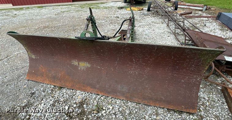 image for item DV1958 John Deere 00534 9' W blade