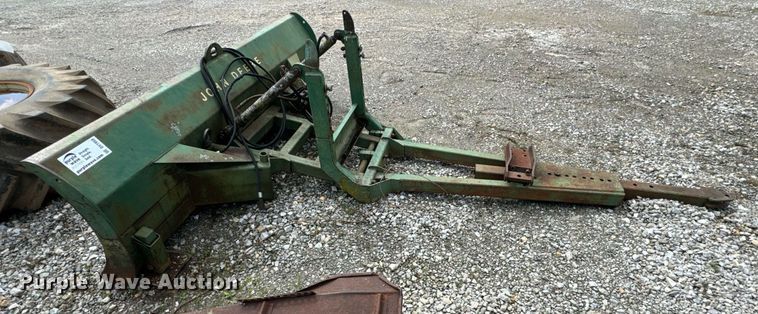 image for item DV1958 John Deere 00534 9' W blade