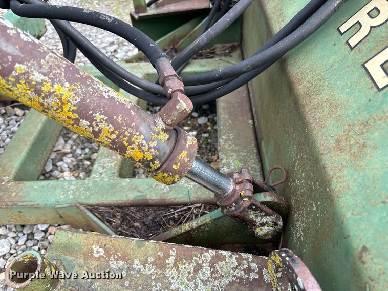 image for item DV1958 John Deere 00534 9' W blade