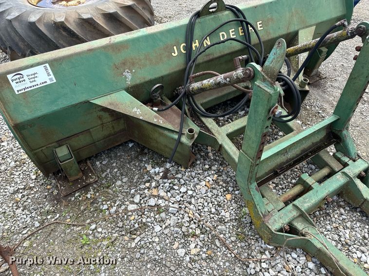 image for item DV1958 John Deere 00534 9' W blade