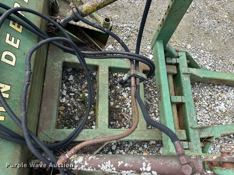 image for item DV1958 John Deere 00534 9' W blade