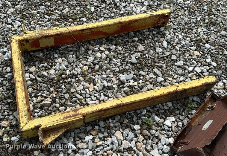 image for item DV1958 John Deere 00534 9' W blade