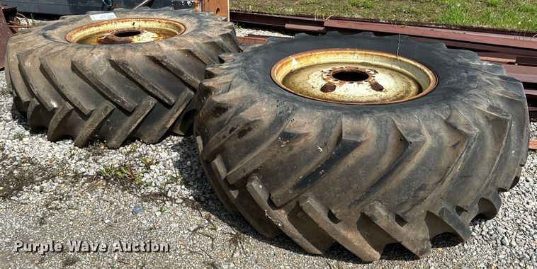 image for item DV1959 (2) 24.5-32 tires and wheels