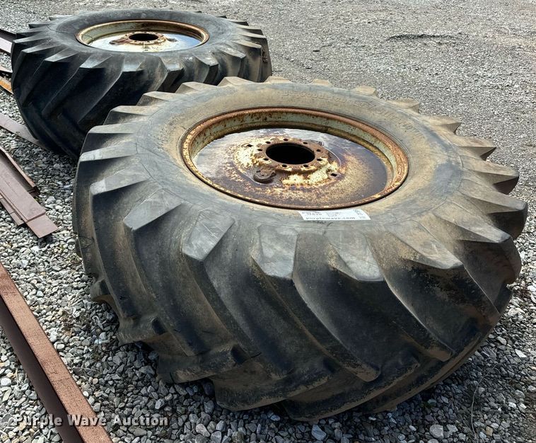 image for item DV1959 (2) 24.5-32 tires and wheels